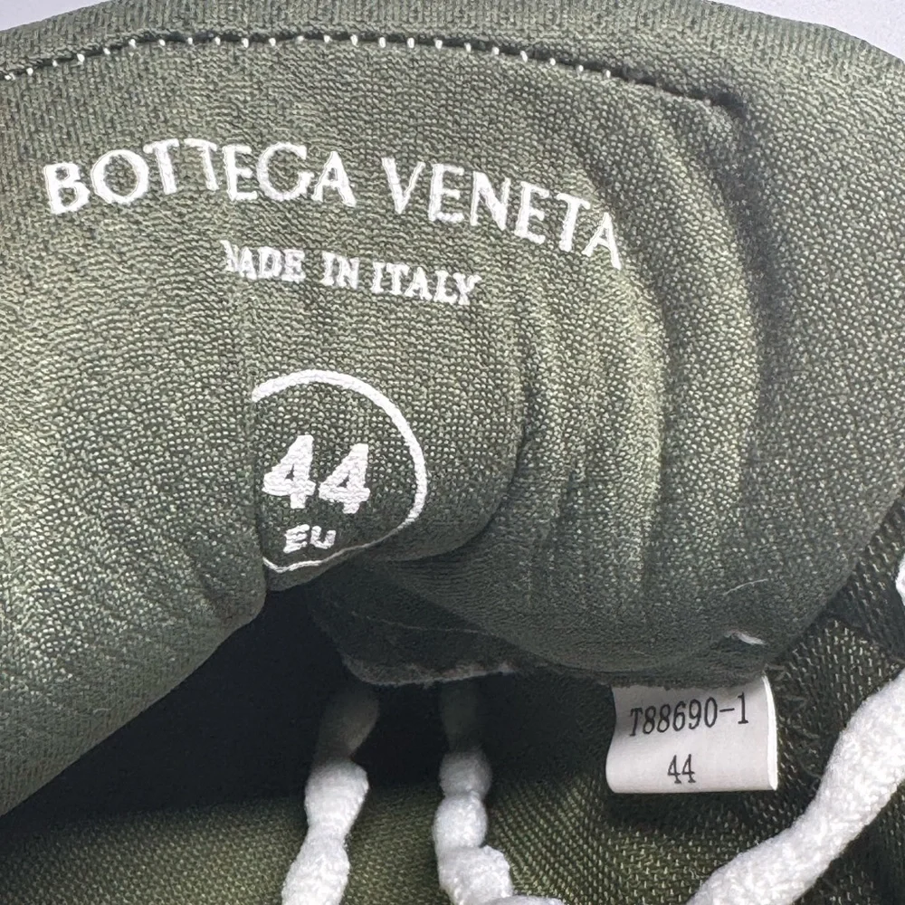 Green and Silver Sneakers. No Brand. - Picture 4 of 9